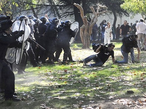 Periodistas reprimidos