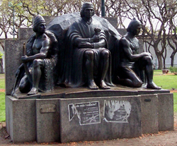 Monumento Los Andes en la plaza Los Andes
